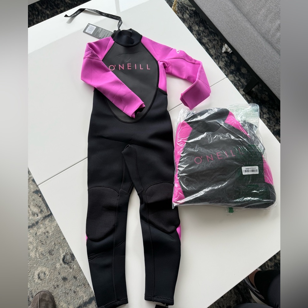 NWT O’Neil Youth Reactor Wetsuit 3/2mm
Size 14 available, Size 6 is SOLD